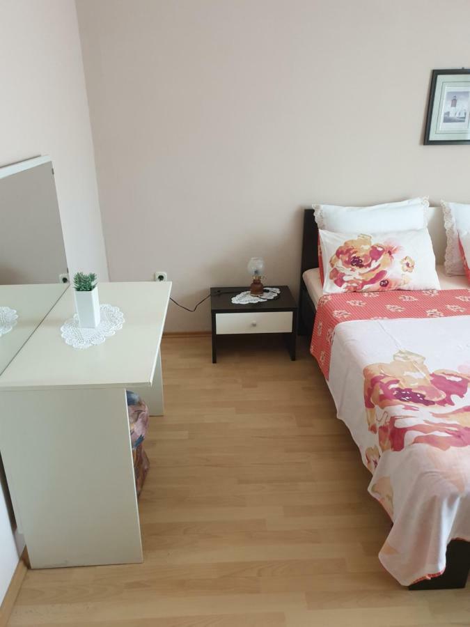 Apartments Martinovic By The Sea Kukljica Esterno foto