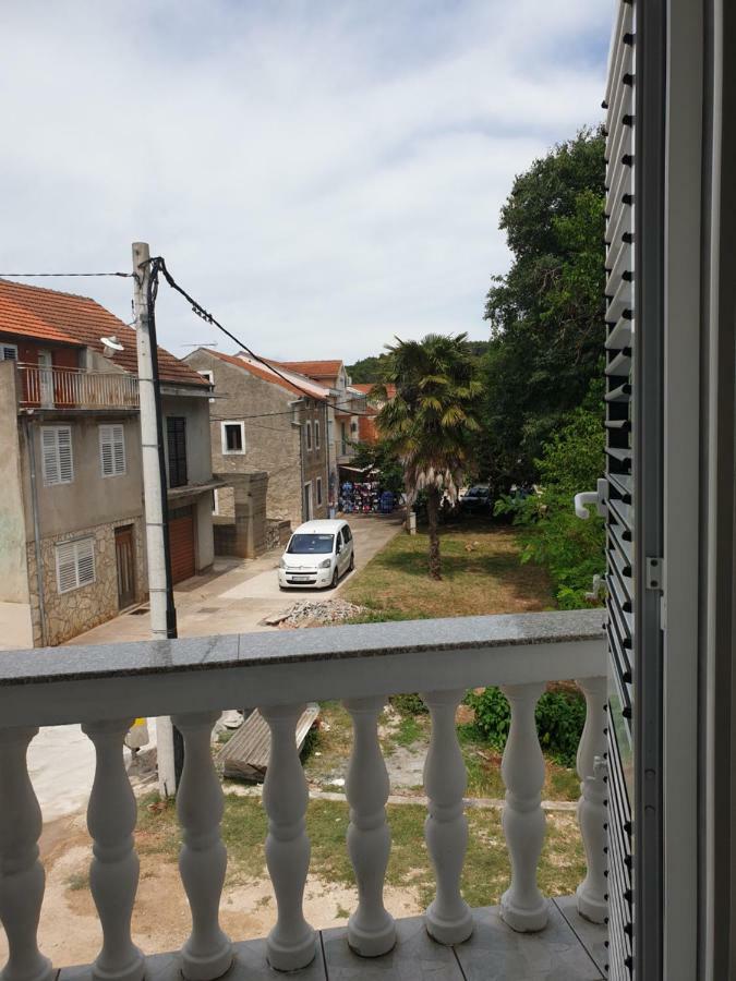 Apartments Martinovic By The Sea Kukljica Esterno foto